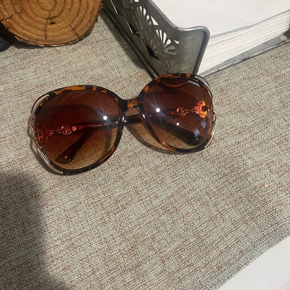 Authentic Chanel glasses large beautiful brown women